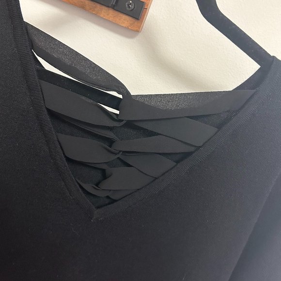 Cable & Gauge Black Sweater with Criss Cross Ribbon Back Detail Size Medium - Picture 4 of 4